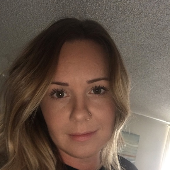 Meet your Posher, Lacey - Picture 1 of 1